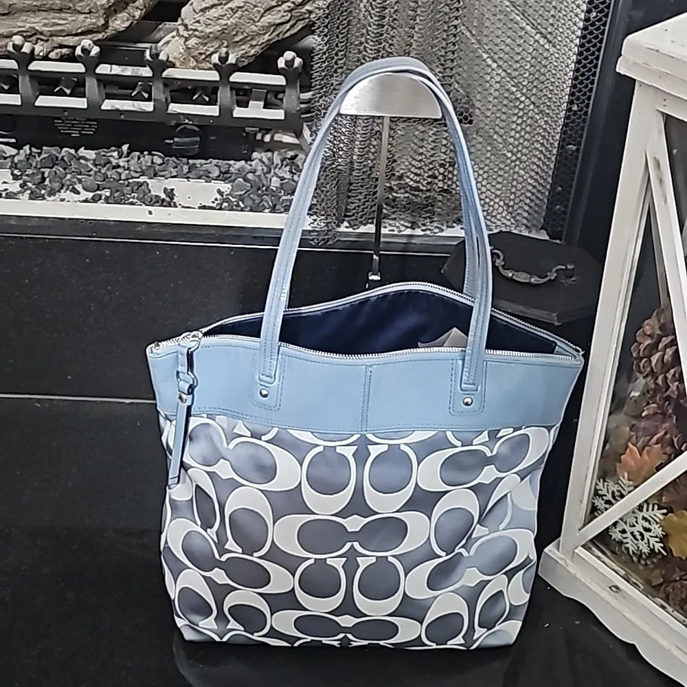 COACH Signature  Collect Leather Canvas Shoulder Bag Carolina Blue - Picture 4 of 7